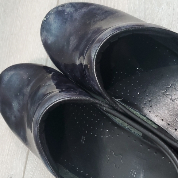 Dansko Women XP 2.0 Pewter Marbled Patent Leather Comfort Clogs Shoes sz 5 - Picture 13 of 14